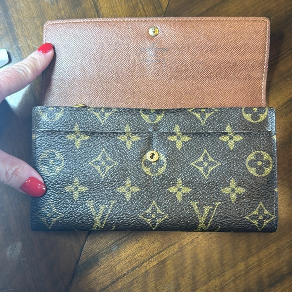 Louis Vuitton Sarah Wallet - Picture 2 of 14